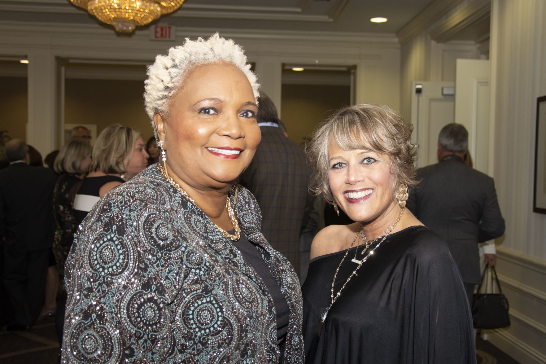 Valerie Keller, Lisa Adams